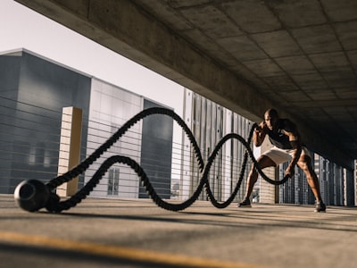 世界杯球员数据 - 法国队前锋姆巴佩进球后庆祝的个人特写