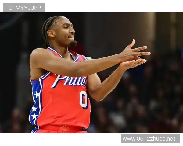 1.07亿薪资坐场下!76人双核缺阵输太阳,马克西25中7空砍20分